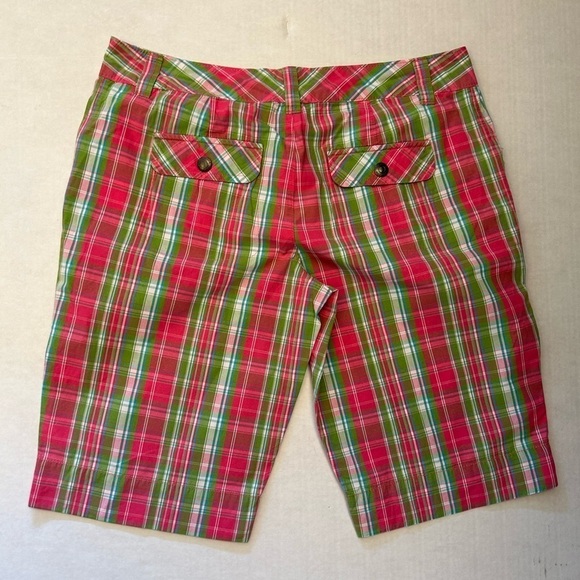 IZOD Bermuda pink & green plaid women’s shorts Sz-8. X18 - Picture 2 of 9